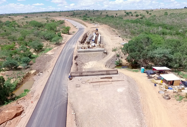 BR-235/BA: OBRA CHEGA À FASE FINAL ENTRE CARIRA/SE E JEREMOABO/BA